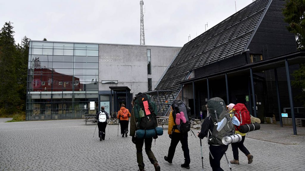 Luontokeskus Ukko sijaitsee Ylä-Kolintien päädyssä. Lähellä Ukko-Kolin huippua. Matkailuinfo, näyttelyt ja kahvila.